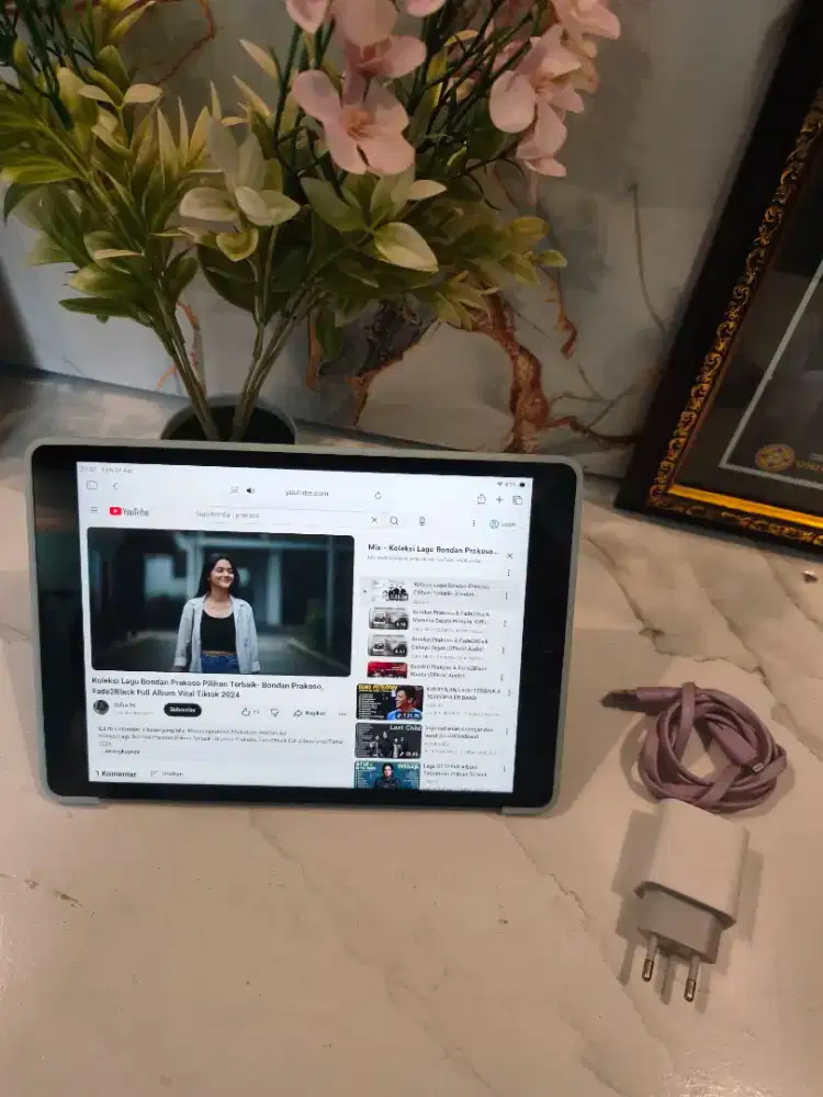 IPAD GEN 9 internal 64gb unit dan charger sesuai photo ex inter wifi