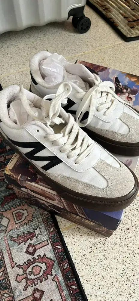 Sepatu casual wanita