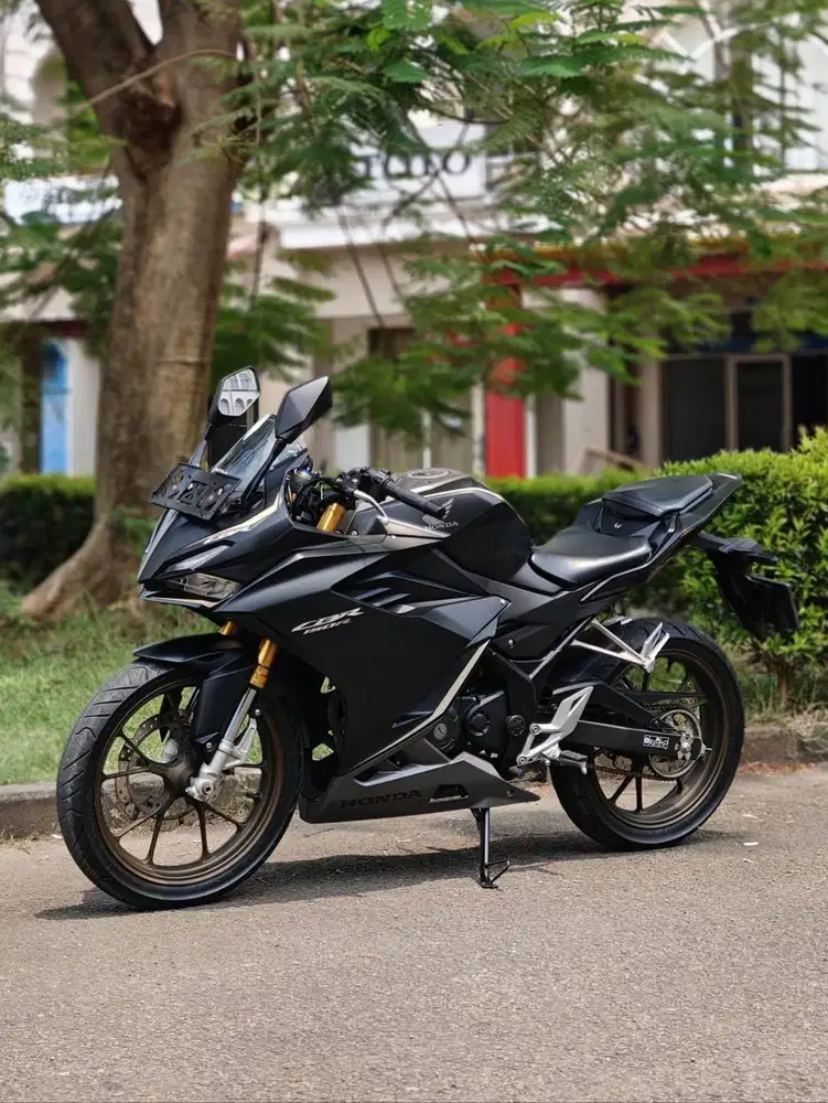 HONDA NEW CBR 150R NON ABS HITAM SILVER 2023 KM 10K PAJAK ON TANPA PR