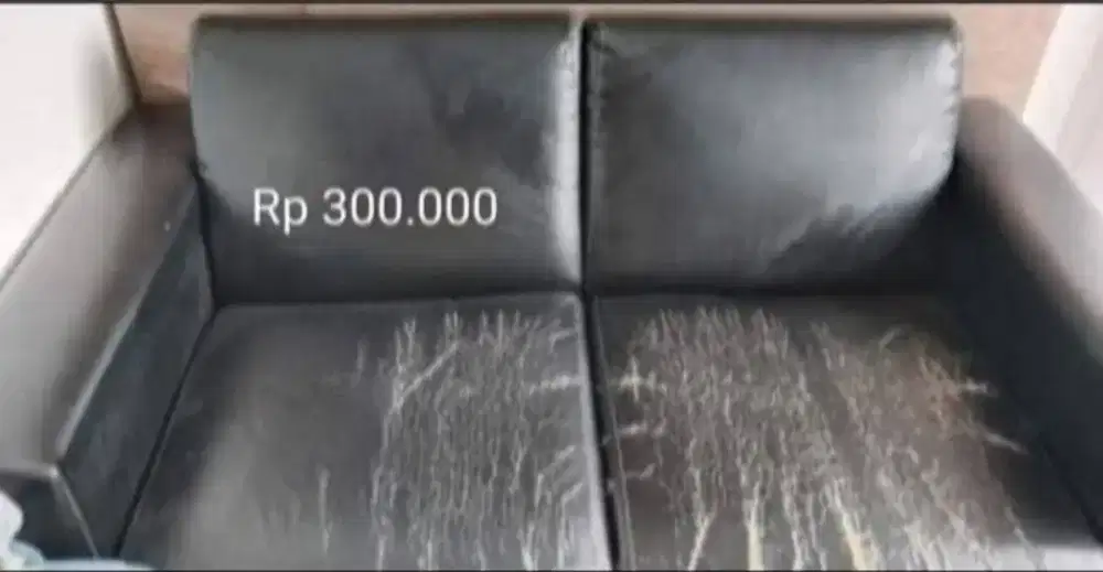 Sofa kulit warna hitam uk 2 seat