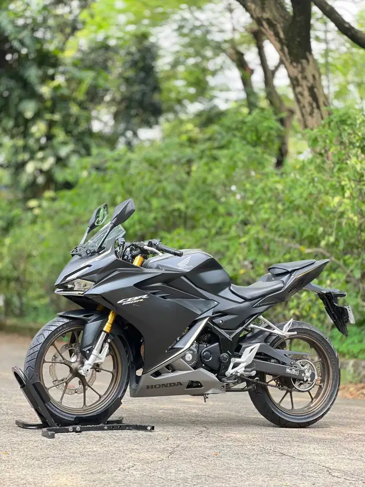 HONDA NEW CBR150R NON ABS 2023 BLACK KM LOW PAJAK ON FULL MULUS