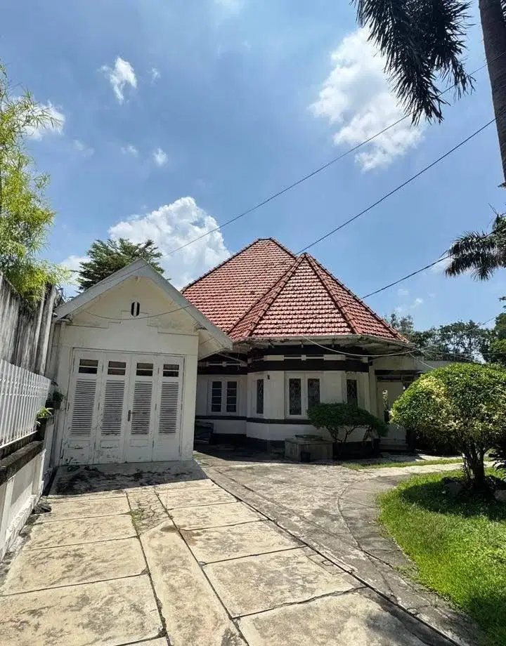 Dijual Rumah Jalan WR. Supratman Surabaya