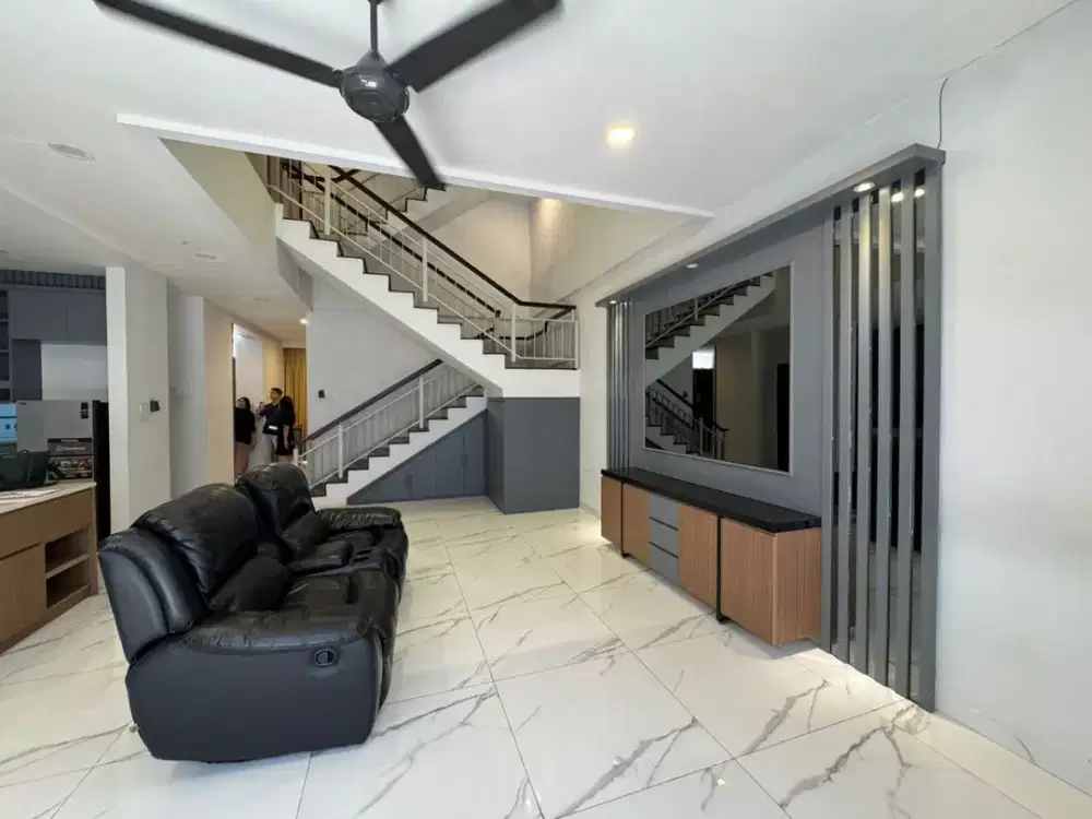 Disewakan Exclusive Garden House CBD Pluit. Full Furnish. Siap Huni