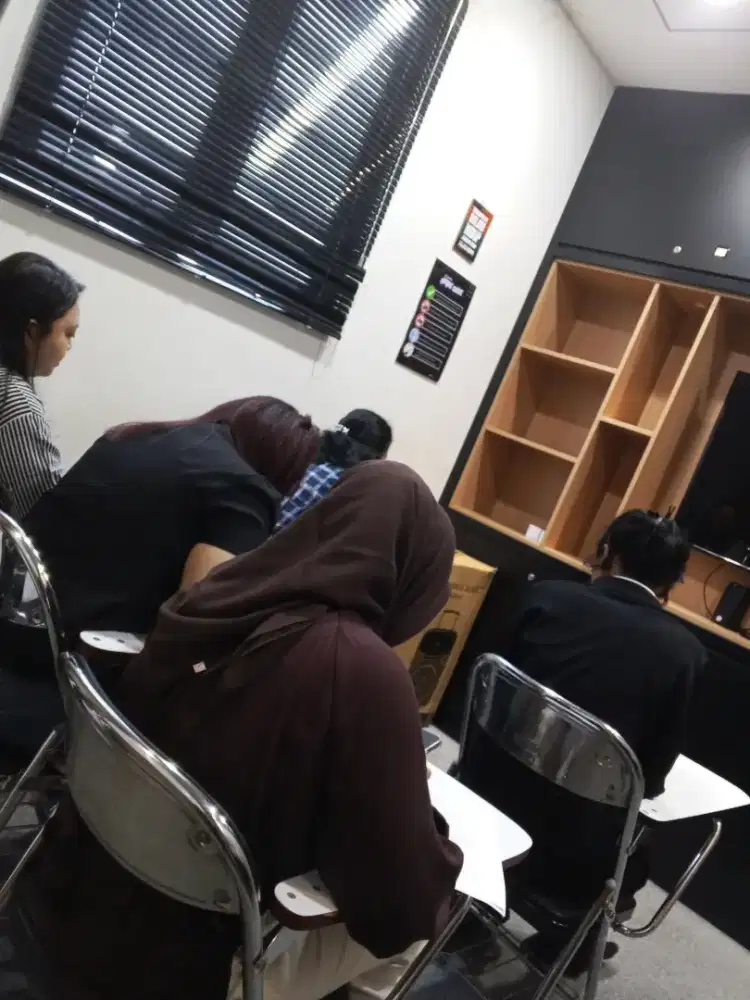 Loker receptionist dan therapy