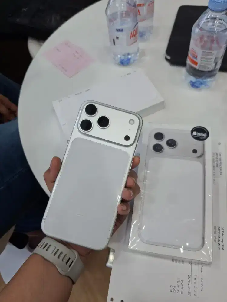 Iphone  17 pro 512 silver free adp