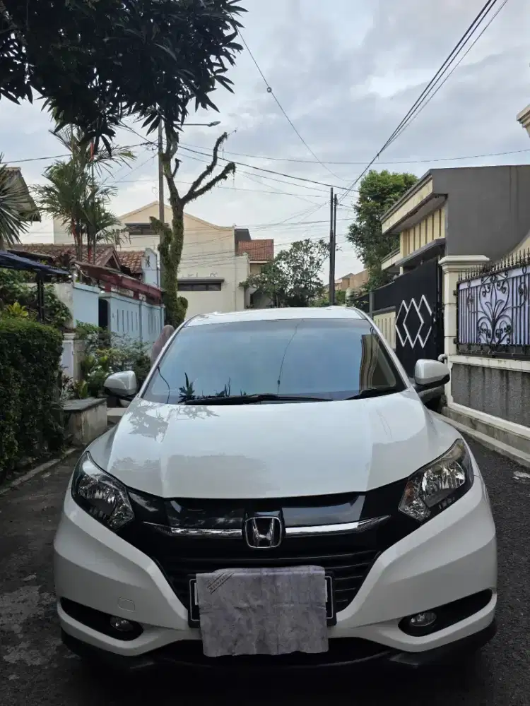 Honda HR-V 1.5  Tipe E Bensin AT 2017 Putih