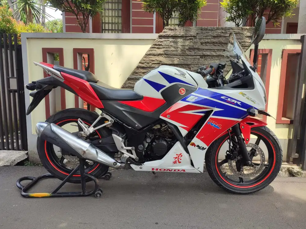 HONDA CBR K45 TAHUN 2015 GANTENG