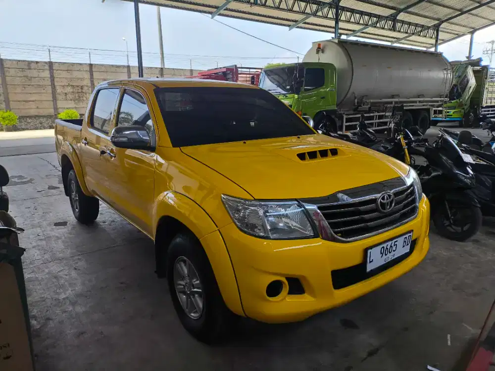 Hilux Vigo DC G 2.5 VNT Turbo 2013