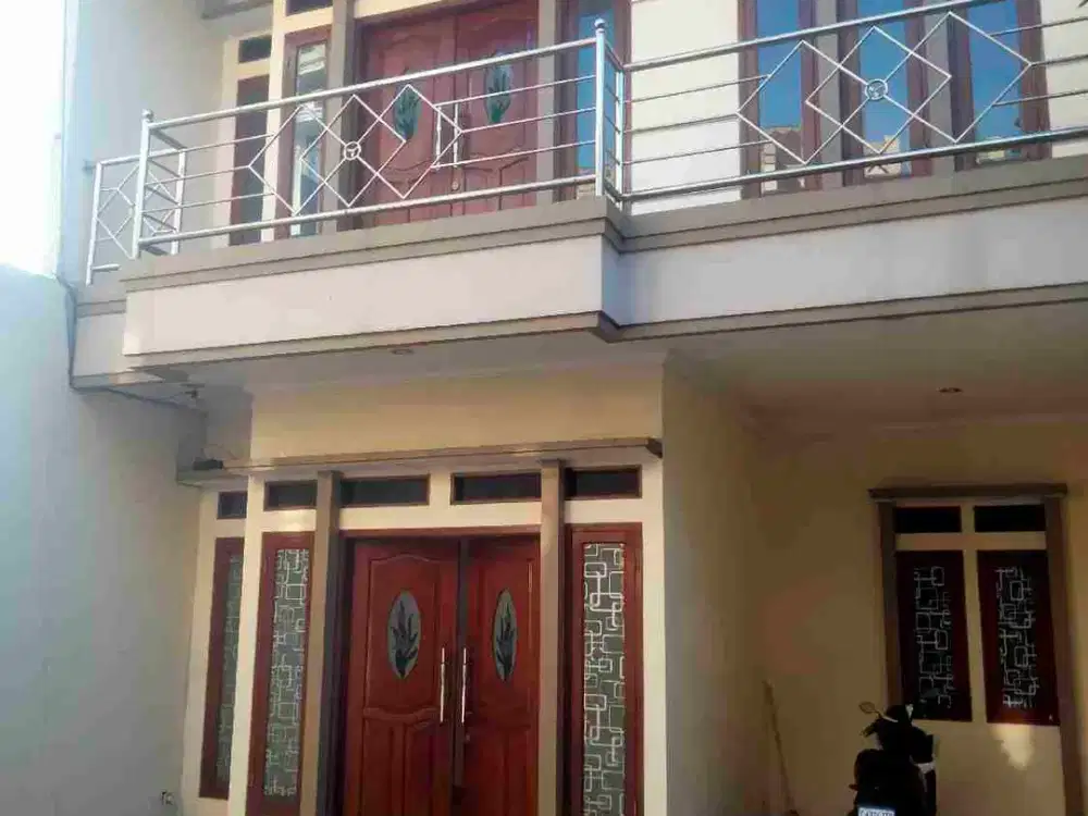 Disewakan Rumah 2 Lantai dkt tol simatupang