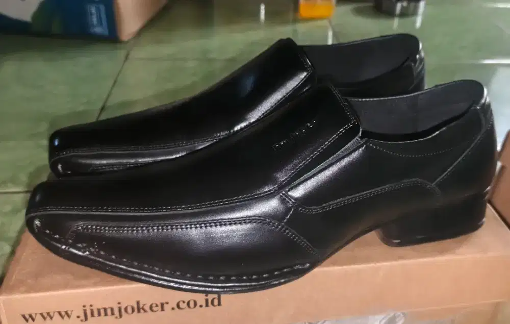 DIJUAL SEPATU PANTOFEL - JIMJOKERRR - SIZE 42