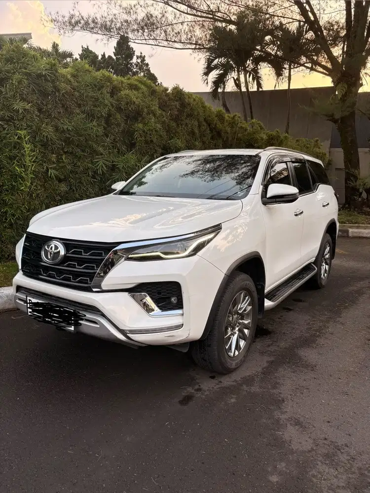 Toyota Fortuner vrz 2.4 2021 a/t  Diesel putih lsg nego pemilik