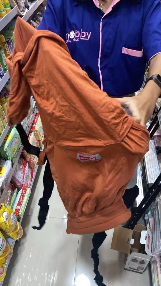 gendongan M shape bisa untuk newborn