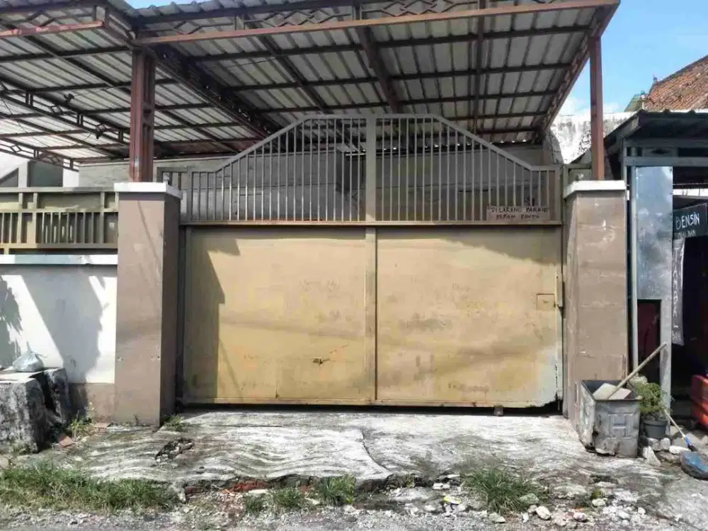 5 jt-an/mtr‼️Dijual Rumah Lama terawat Gersikan, Tambaksari
Tengah kota Surabaya 