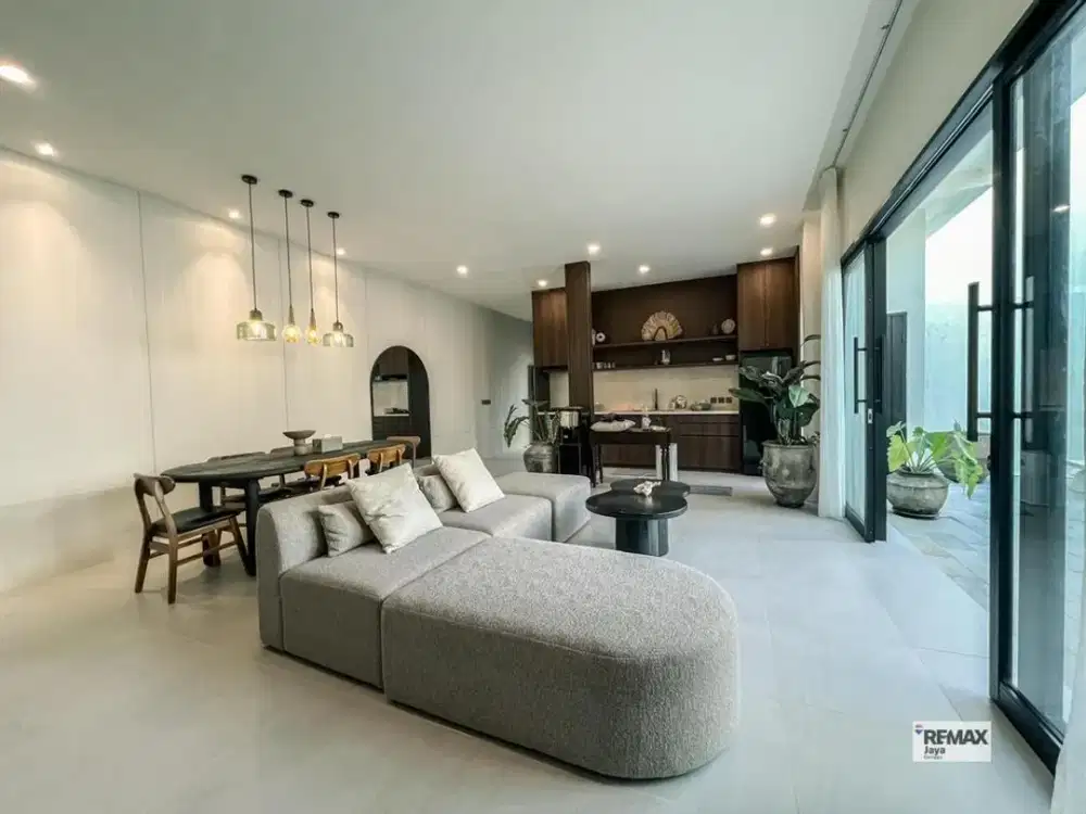 Prime 3 Bedroom Villa For Sale In Strategic Seminyak Location