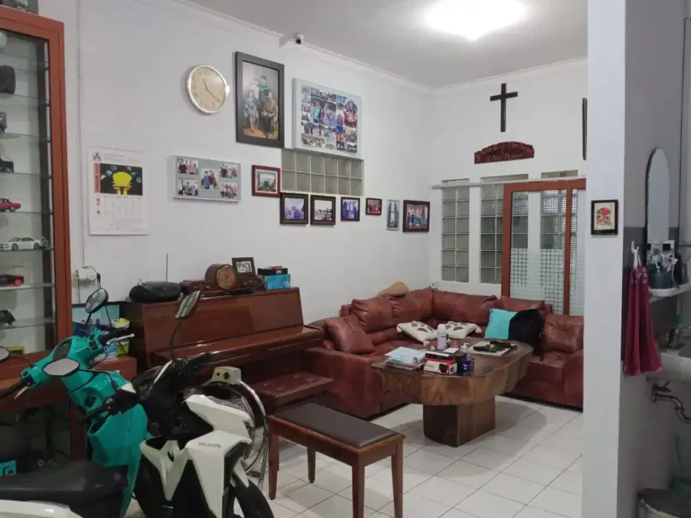 Rumah Siap Huni, Lingkungan Rumah Strategis dan nyaman di Arcamanik