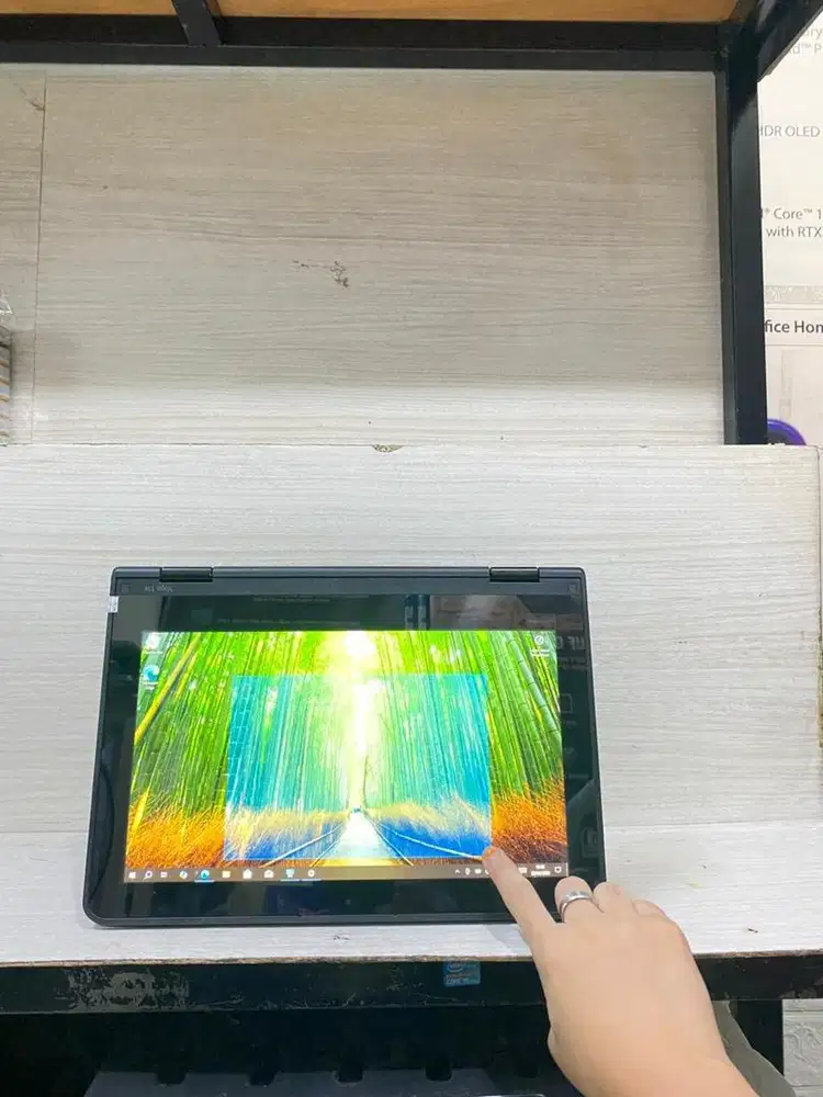 Laptop 2in1 Touch Yoga 11e - core i3 gen 7 ram 8gb ssd 128gb Nominus