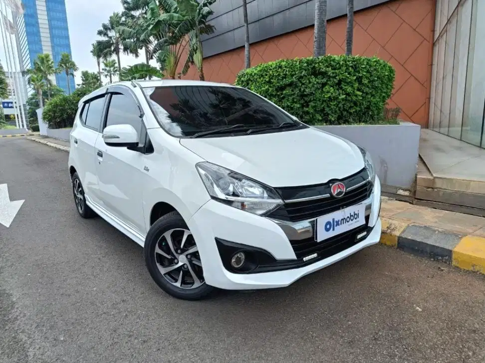 DP MURAH Daihatsu Ayla 1.2 R Bensin-MT 2017 Putih CUAMD