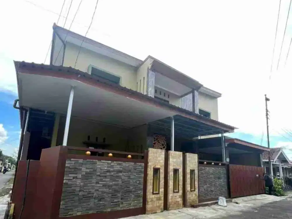 Rumah kos tingkat 10 pintu dekat kampus Unsoed, AMIKOM Purwokerto Utara