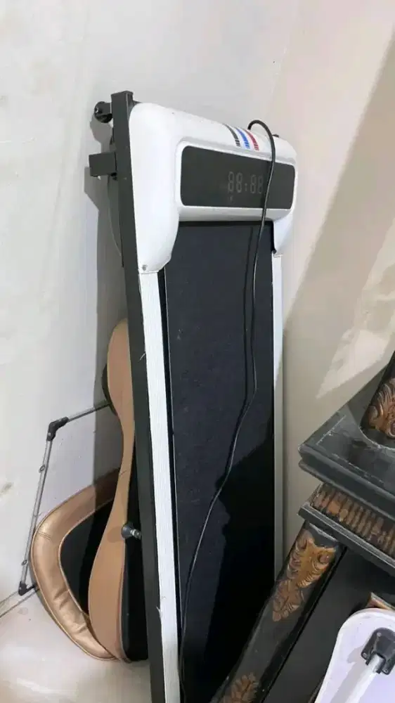 Treadmil 10KM low 600 Wat lanngsung colok