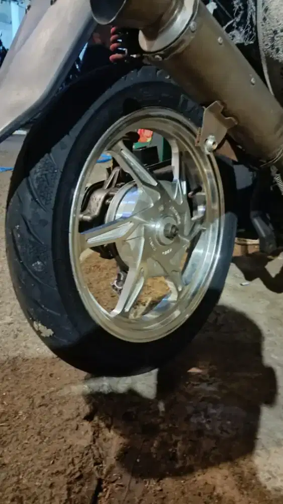 Di jual velg+ban depan belakang