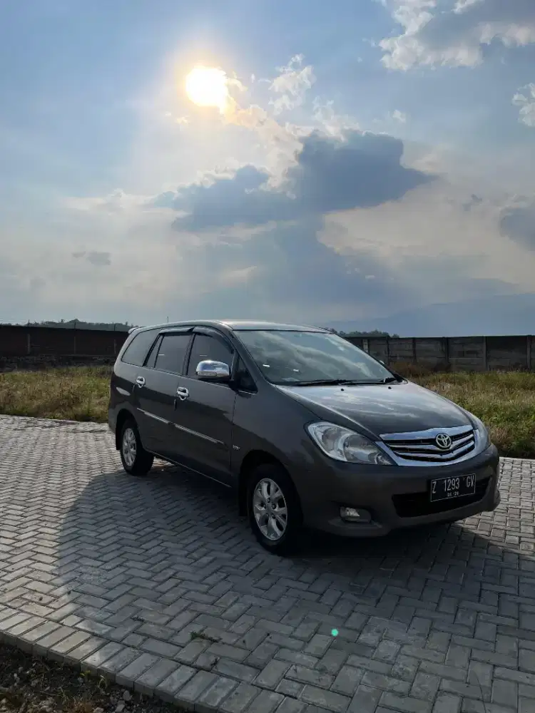 Kijang innova G 2.0 bensin MT