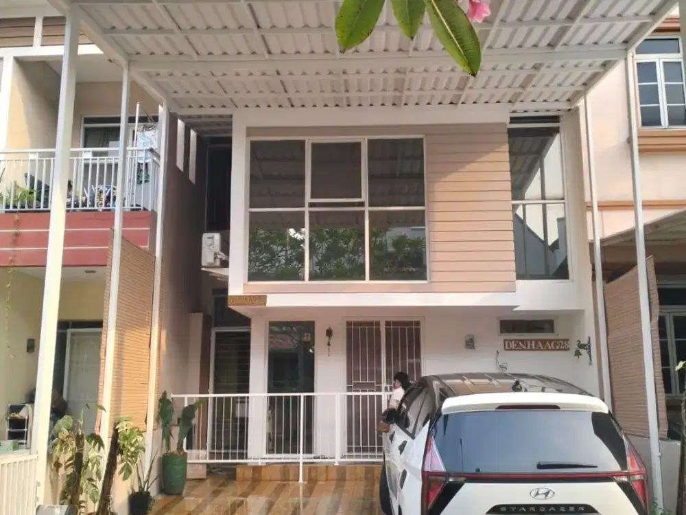 Dijual rumah mewah 2 lantai Taman Holandia Full furnish,bebas banjir