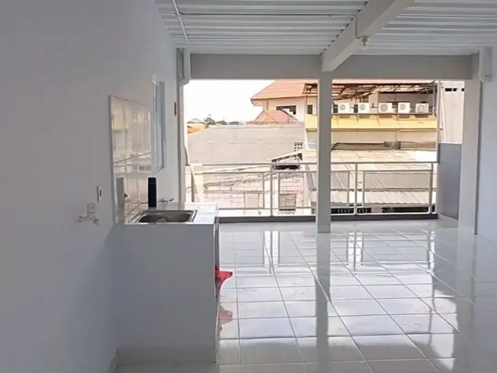 Ruko Ramai Murah Strategis !!! 3 Lantai di Jakarta Timur Siap Huni