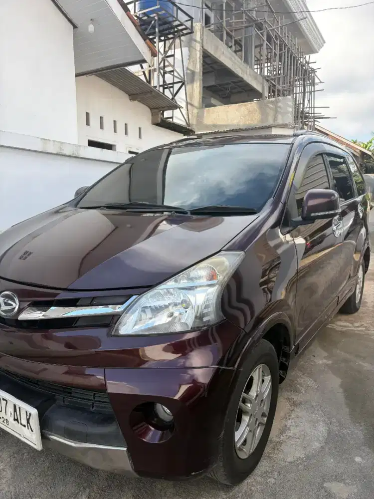 Xenia R attivo tahun 2012 warna maroon