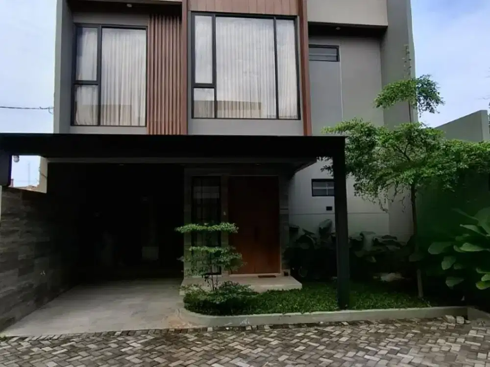 Rumah Mewah Modern Lokasi Strategis Dekat Amplaz Dan Pakuwon Mall
