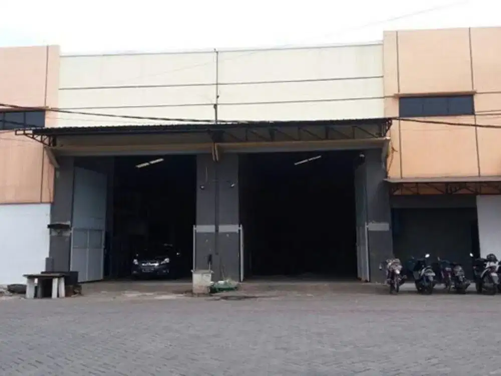 Di jual  Gudang Taman Tritan Sidoarjo