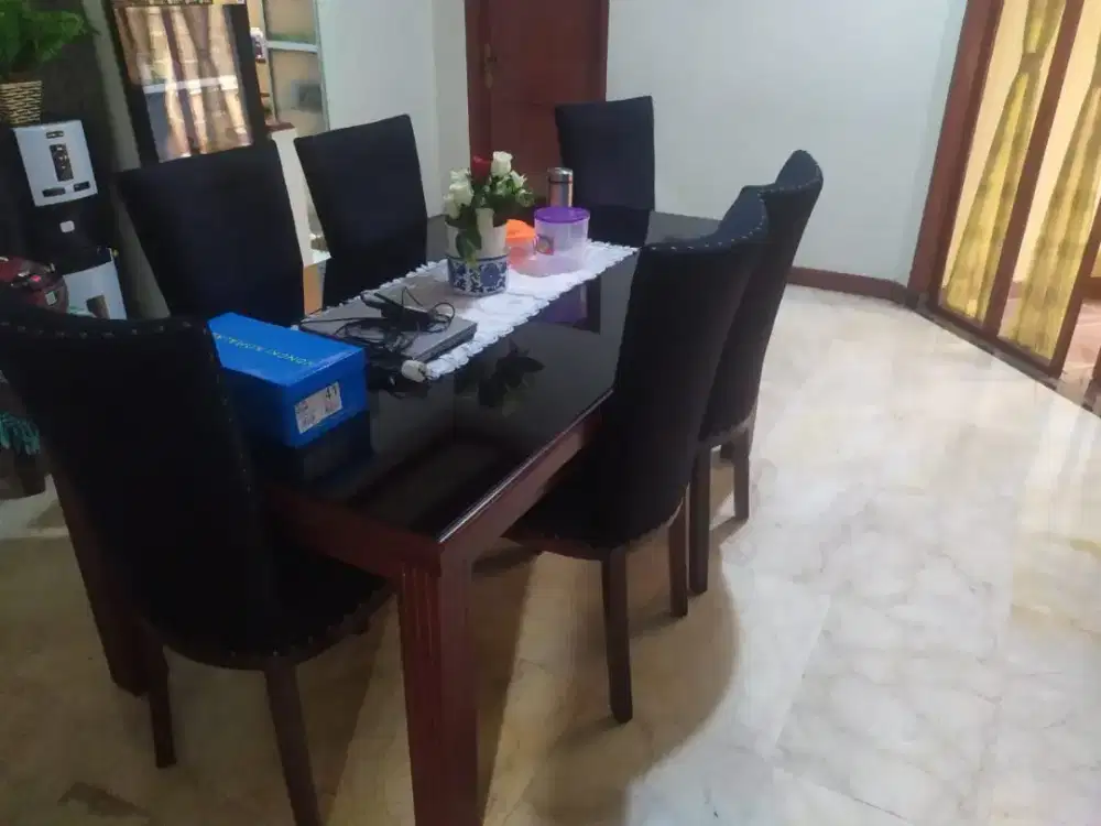 Meja makan, kursi kayu mahoni