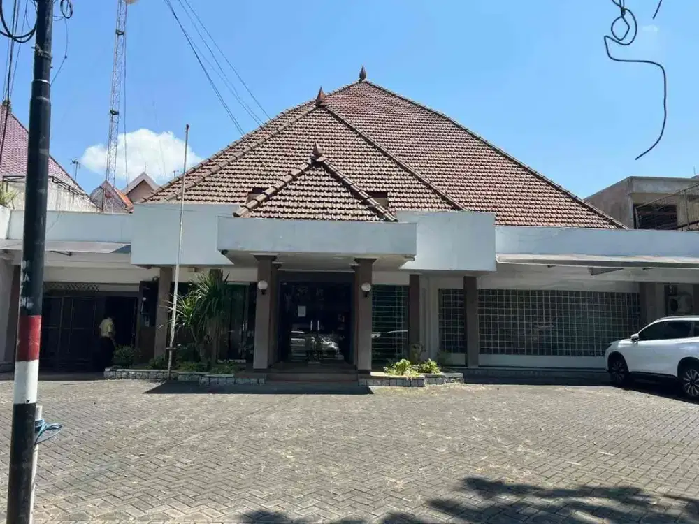 Dijual Cepat Gedung Lama Terawat 2 lantai (ex BANK)
Jalan DARMO Raya SURABAYA