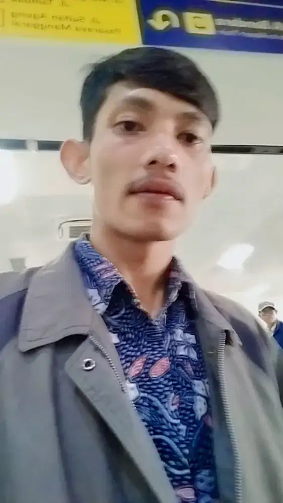 Bismillahirrahmanirrahim,cari pekerjaan Driver