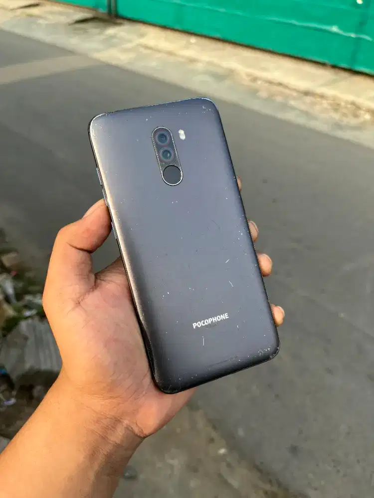 Pocophone F1 (6/128)
