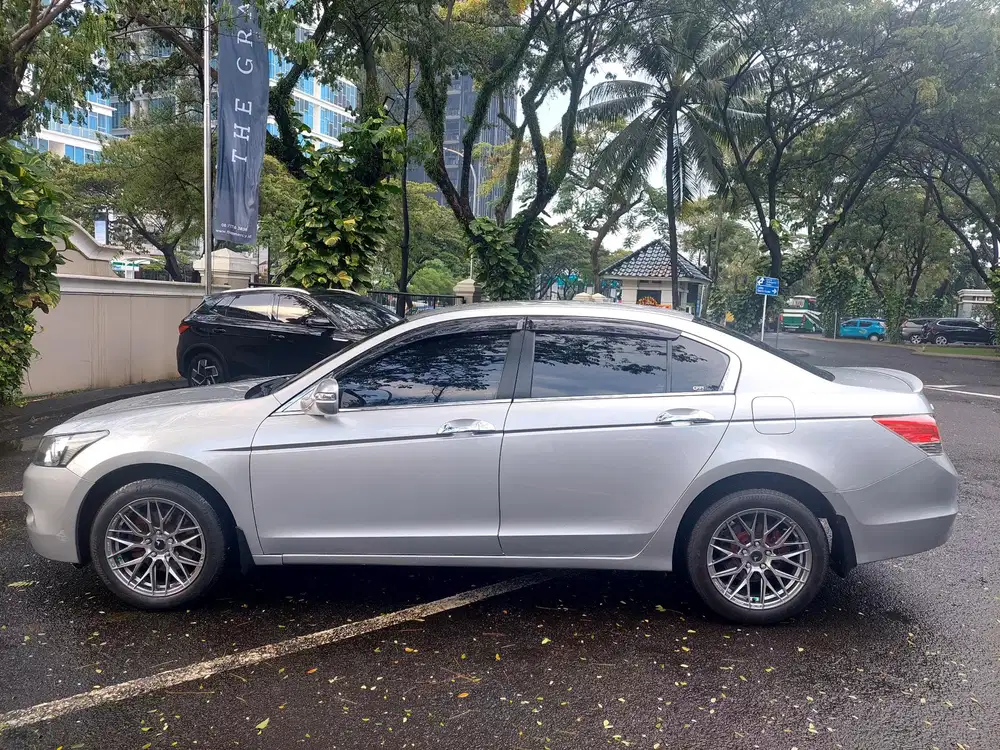 Honda Accord 2010 Bensin