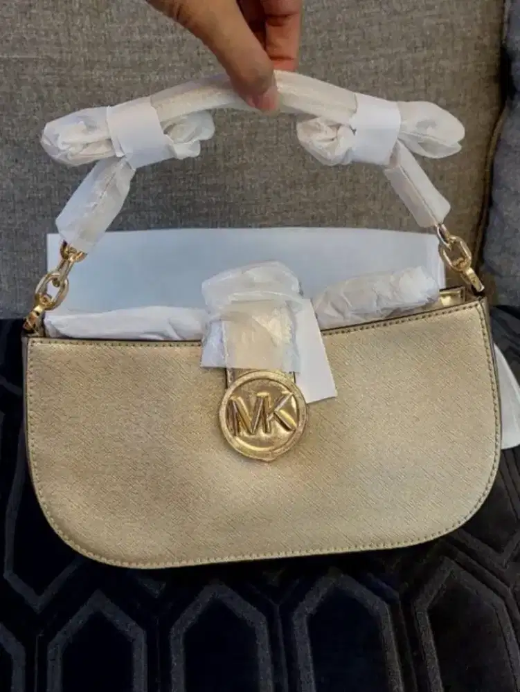 Tas Michael Kors Carmen gold