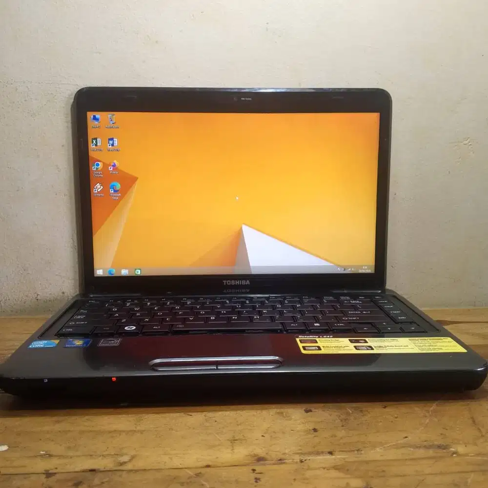 Laptop Toshiba murah meriah anti lemot core i3 Ram 6 GB HDD 500 GB + 1
