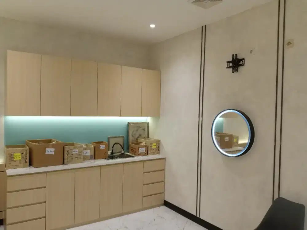 Desain Interior Rumah Kitchen Set Backdrop TV Dll