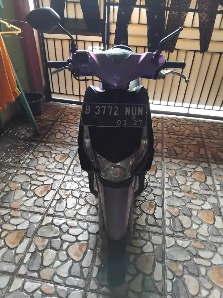 Dijual motor honda beat tahun 2012