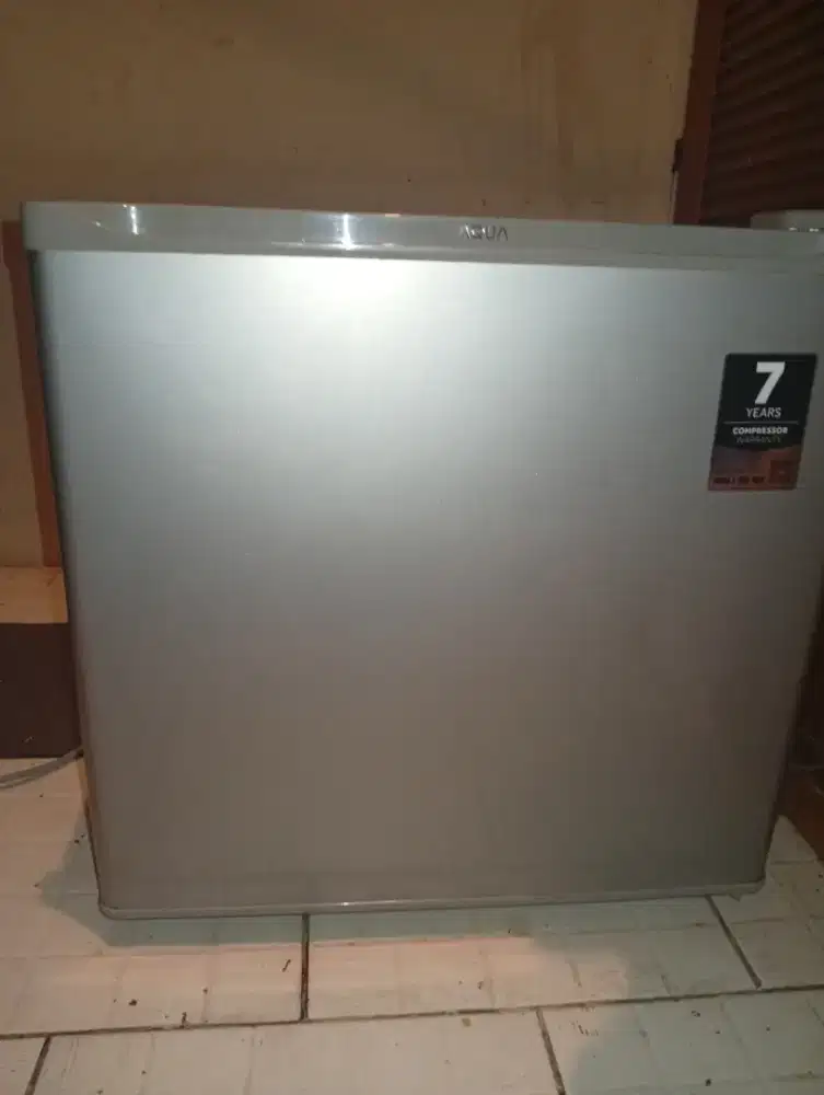 DIJUAL KULKAS AQUA