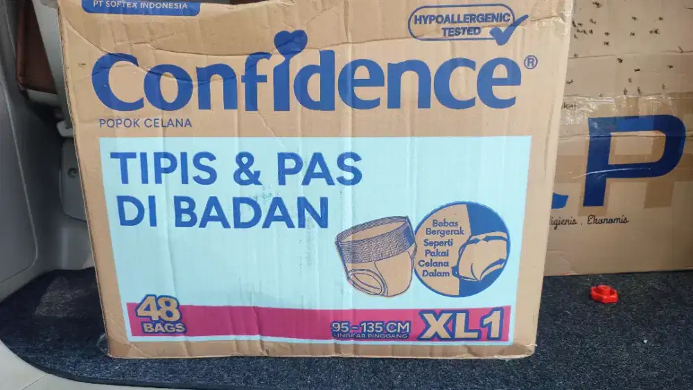 Pampers celana confidence