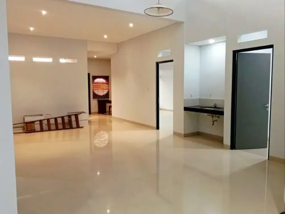 Rumah Baru Minimalis siap huni  2 Lantai di BKR Regol Bandung, Lebar Muka 11m