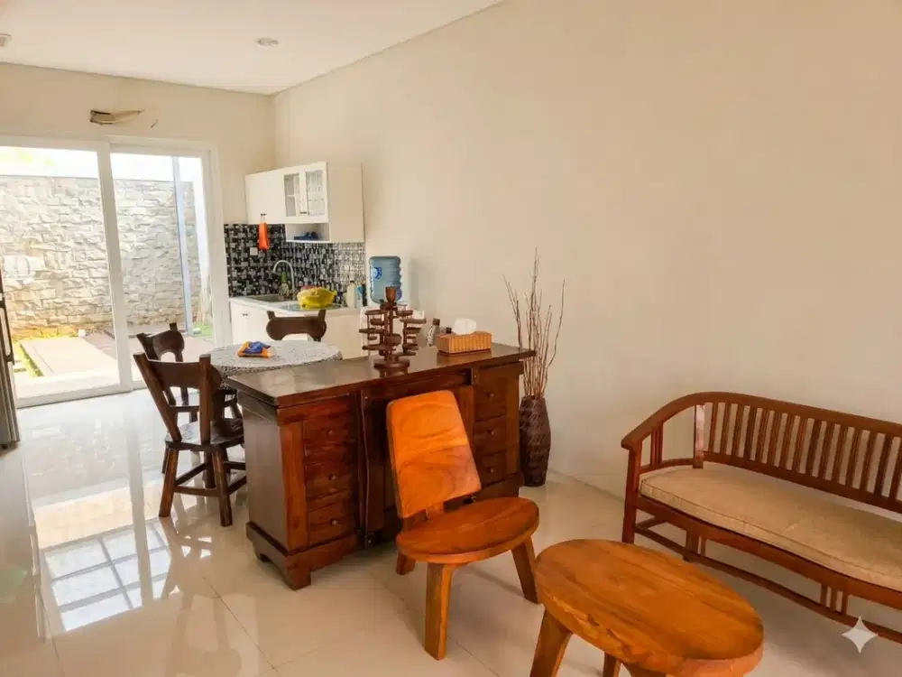 Dijual Rumah Strategis Semi Furnished Dekat Pasar Modern Bintaro di Ciputat Tangsel Lr-18126