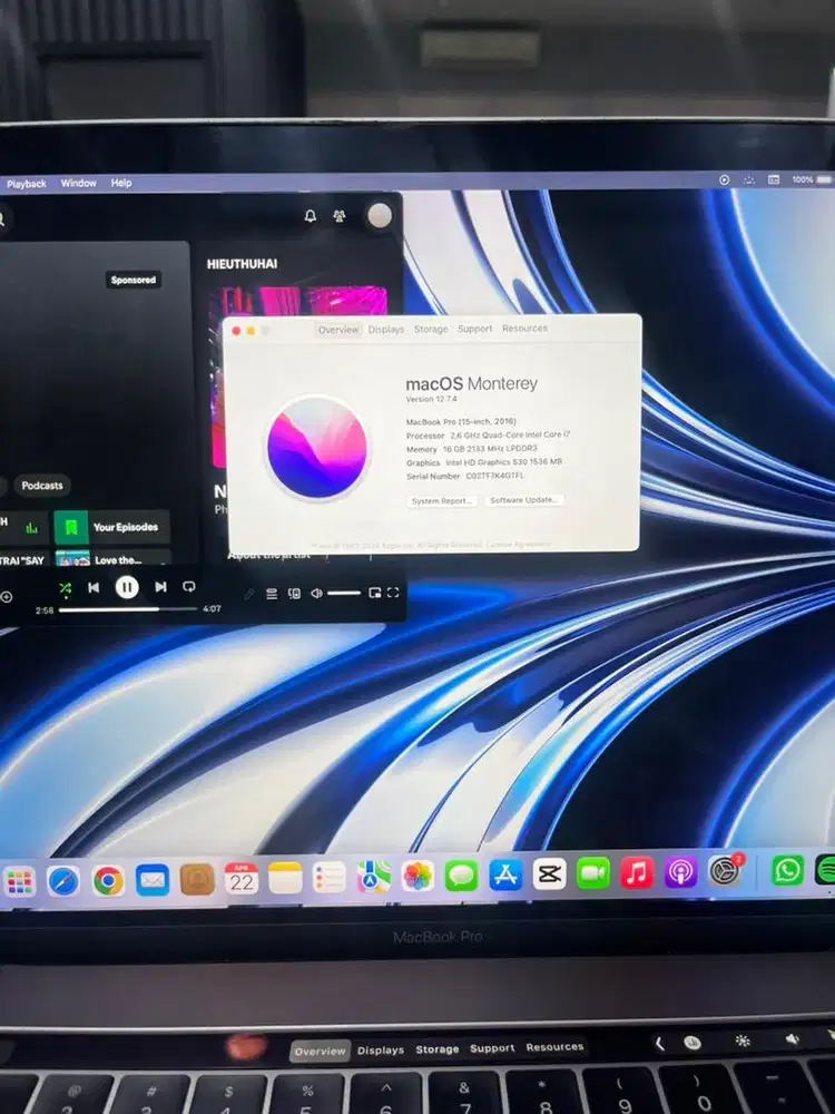 MacBook Pro 15-inch i7 Touch Bar