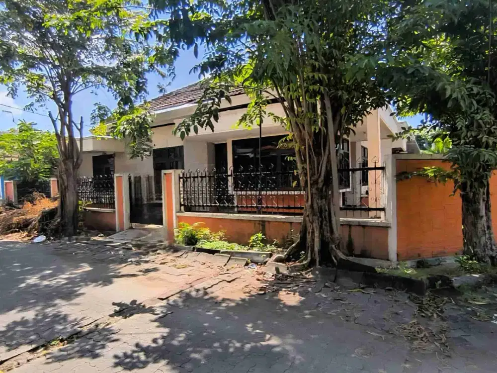 Tengah Kota, Rumah Larasati Dekat Jl.Indraprasta Semarang