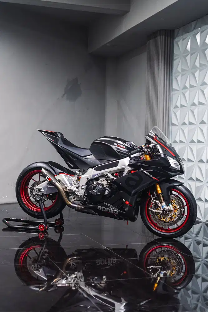 Aprillia RSV4 1000RR RACE PACK 2015