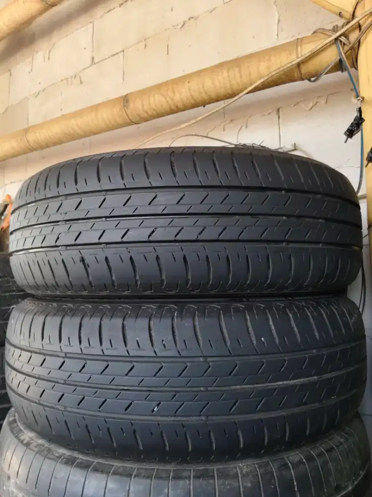 2 PCS ban Ukuran 205/65 R16
MERK BRIDGESTONE
Ketebalan 90% Tahun 2024