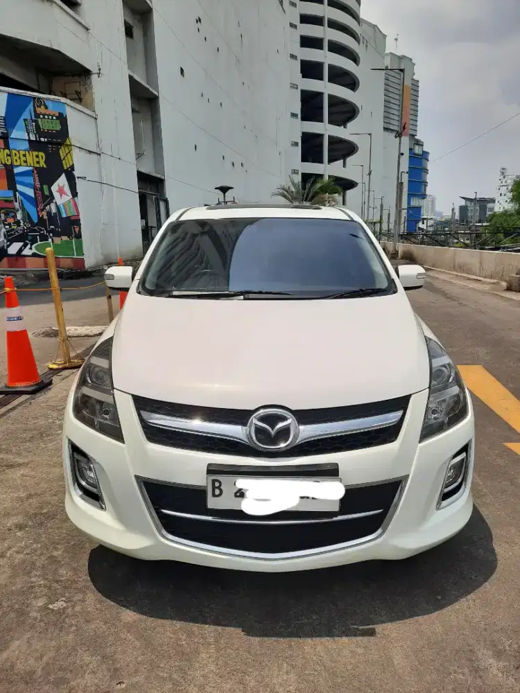 Mazda 8 low KM,siap pakai