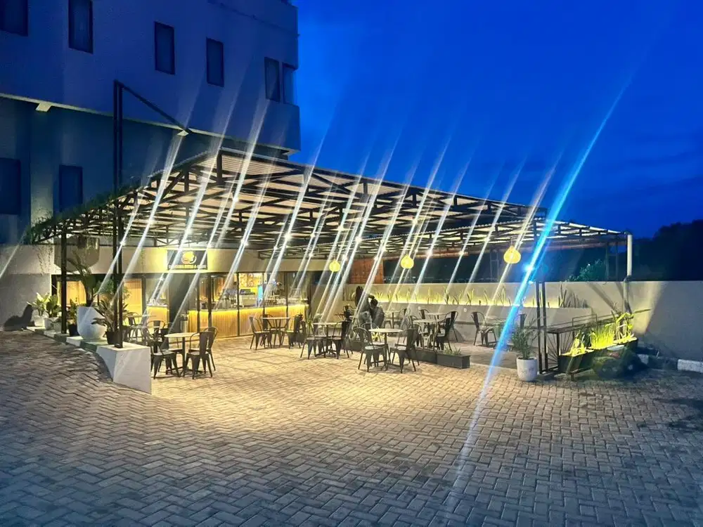 Di cari barista dan helper koki