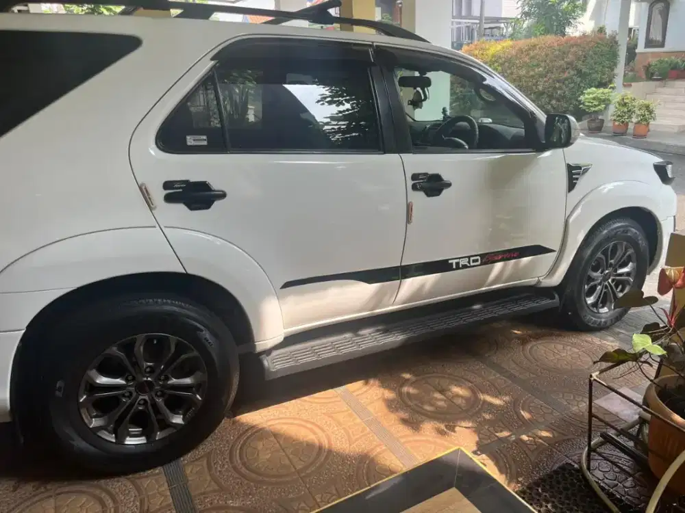 Toyota Fortuner 2.5 G TRD VNT Turbo 2015 Diesel , Terawat, Siap Pakai